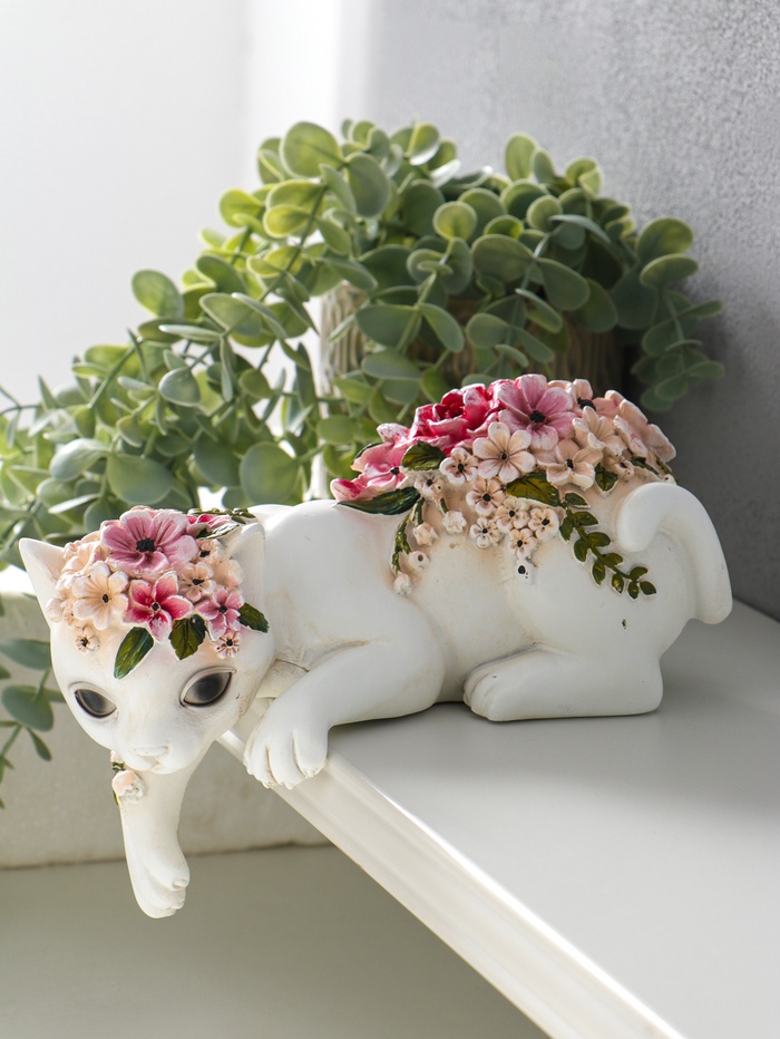 Фигура настольная полистоун «Белая кошка в цветах», на полку, 21×10.5×12.8 см