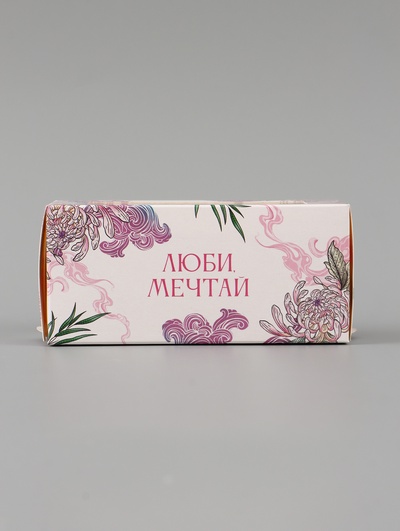 Коробка подарочная с окном «Люби, мечтай», 12×5.5×5.5 см, самосборная