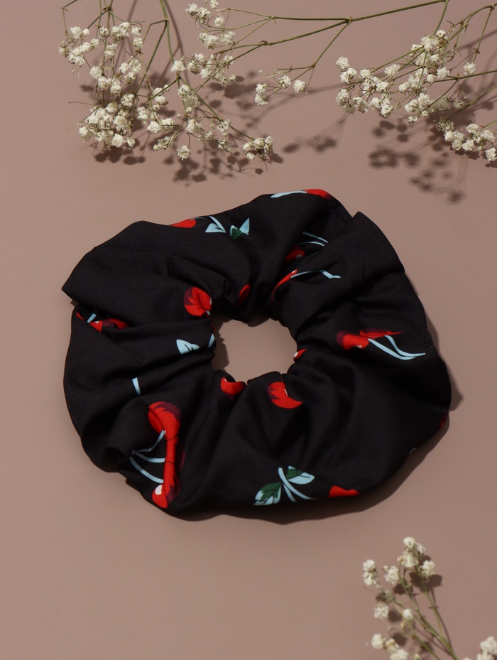 Резинка для волос QF «Орбита гранд» вишенки, 15 см, чёрная