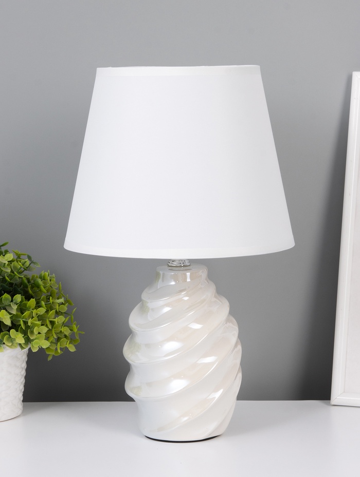 Лампа настольная «Ракушка», E27, 40 Вт, бежевый перламутр, 20×20×32 см