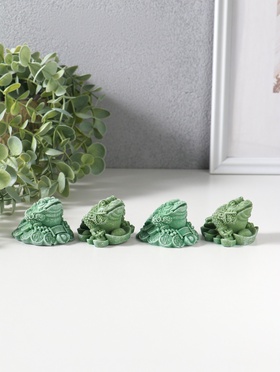 Набор фигурок 4 шт. «Денежная жаба на монетах со слитком», полистоун, зелёный, 5×4.3×4 см