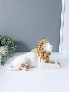 Фигура гипс «Лев африканский лежит», белый с золотом, 18×40×20 см