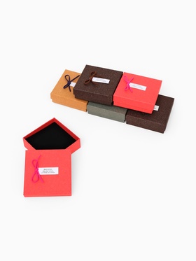 Набор коробочек подарочных 6 шт. под набор «Шильдик», 9×9 см, цвет МИКС  (артикул 10970799)  большой выбор товаров оптом и в розницу по низким ценам с доставкой