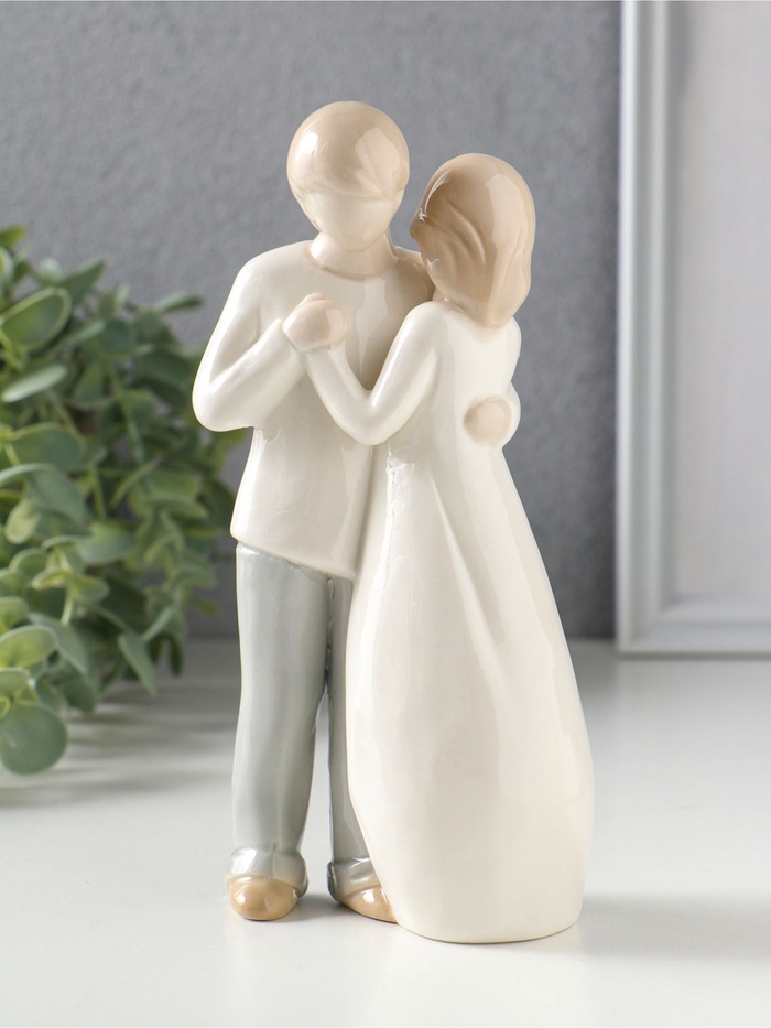 Фигурка керамика «Влюблённая пара. Близость», 8×5.5×17 см