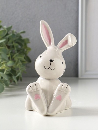 Фигурка керамика «Серый зайчик с сердечками на пяточках», 8×7.5×13.6 см