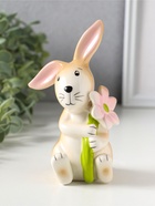 Фигурка керамика «Зайчик с розовой ромашкой», 7.9×7.3×14 см  (артикул 10933909)  большой выбор товаров оптом и в розницу по низким ценам с доставкой