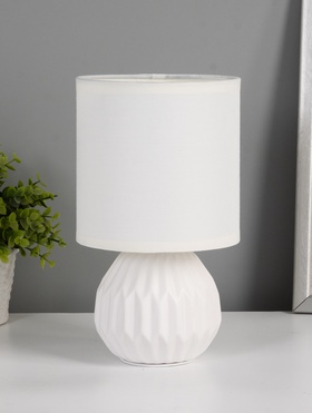 Лампа настольная G32230/1T, 1х40Вт, E14, 13х13х23 см, белый