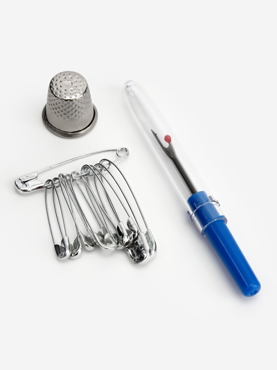 Швейный набор, 31 предмет, в боксе, 7.5×7.5×2.5 см