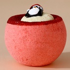 УЦЕНКА Бомбочка для ванны с игрушкой, 130 гр, пингвин с красной шапкой - Фото 4