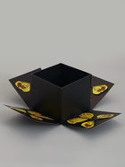 Коробка-сюрприз подарочная «Бабочки» чёрная, с вылетающими бабочками, 15×14.8×12.5 см - фото 809621104