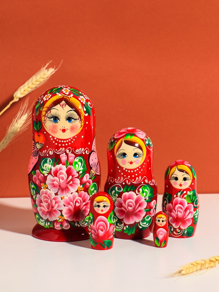 Матрешка дерево «Глаша», красное платье, розовые цветы, 18 см, 5 кукольная, ручная роспись