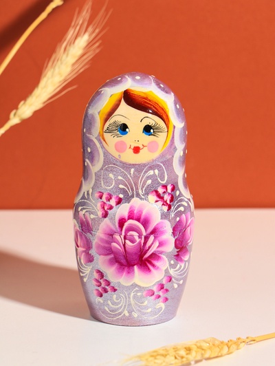 Матрешка дерево «Маня», сиреневая, 18 см, 5 кукольная, ручная роспись