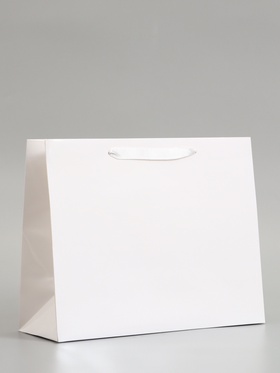 Пакет подарочный ламинированный горизонтальный «Белый», M 32×26×12 см