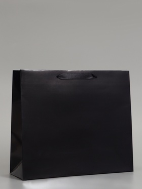 Пакет подарочный ламинированный горизонтальный «Чёрный», M 30×25.5×9 см