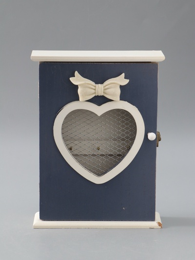 УЦЕНКА Ключница настенная «Сердце с бантом», дерево, 21×26×7 см