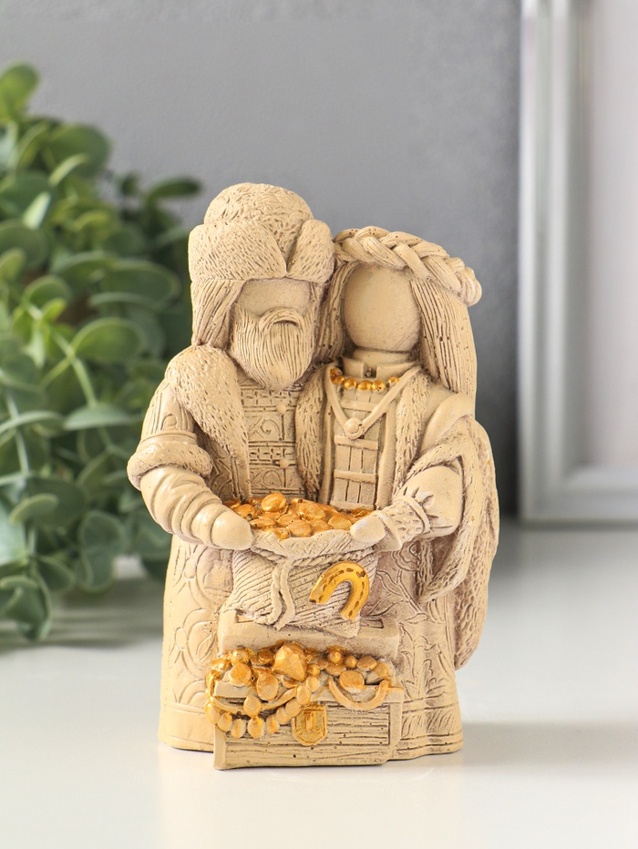 Фигурка гипс «Берегиня и Богач», 12.5×8×7 см