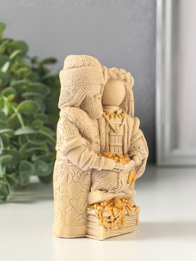 Фигурка гипс «Берегиня и Богач», 12.5×8×7 см