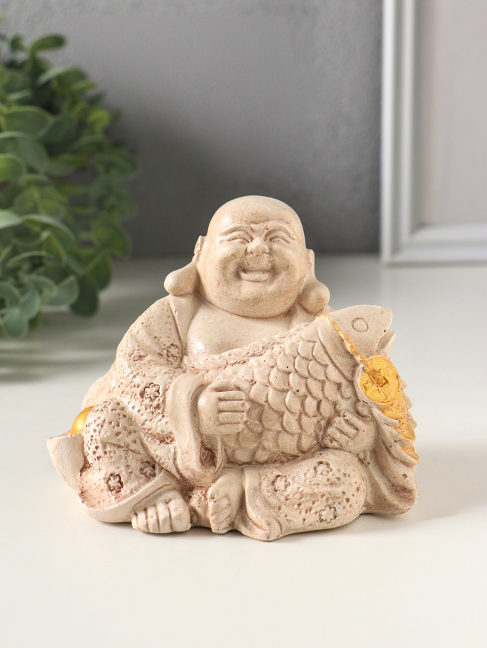 Фигурка гипс «Хотей с рыбой», 10×9×7 см, слоновая кость