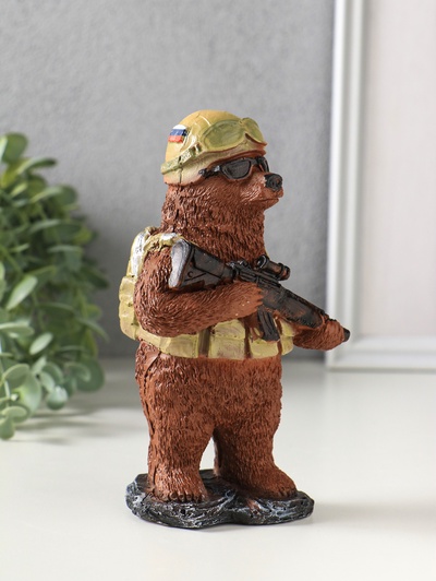 Фигурка «Медведь c автоматом», 16 см