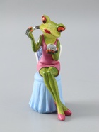 УЦЕНКА Сувенир полистоун лак «Лягуха в розовом платье наводит марафет» 8.5×8.5×14.8 см - Фото 2