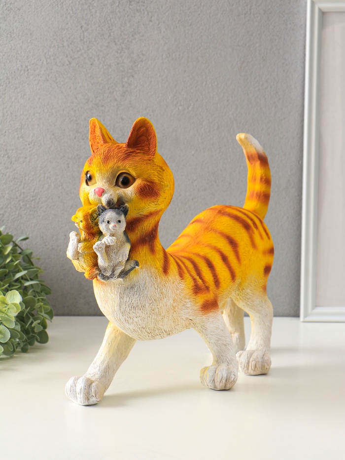 Фигура полистоун «Кошка мама с котятами», 31×35×15 см, рыжий