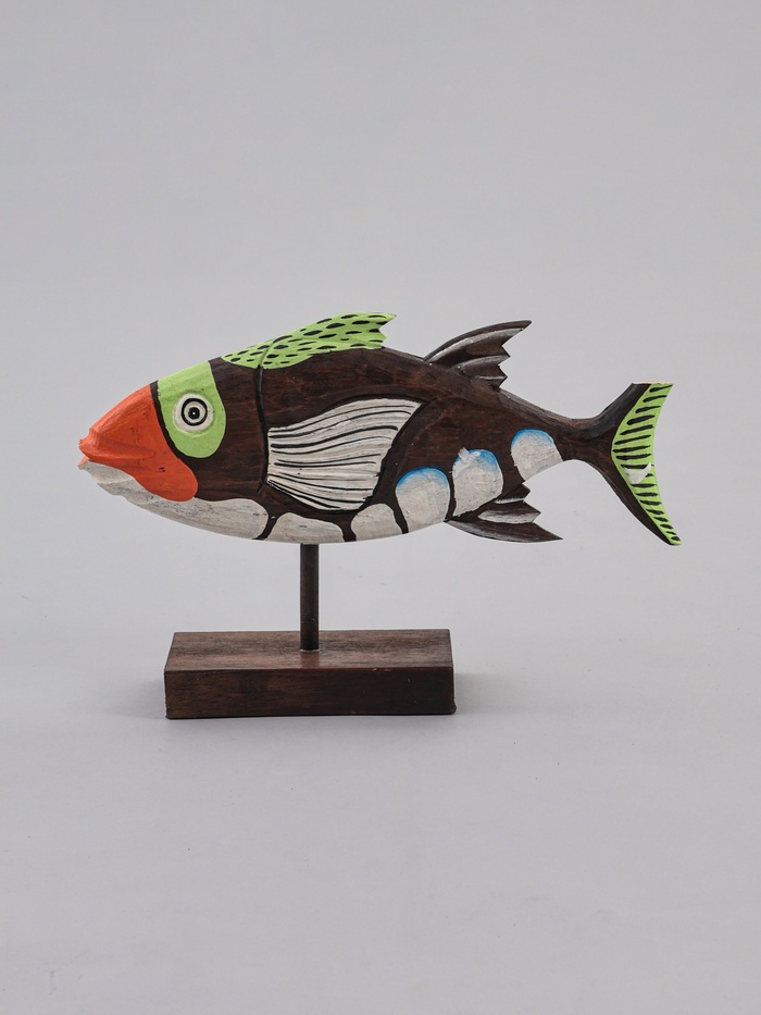 УЦЕНКА Сувенир "Рыба разноцветная" дерево на подставке 40х9х27 см - Фото 1