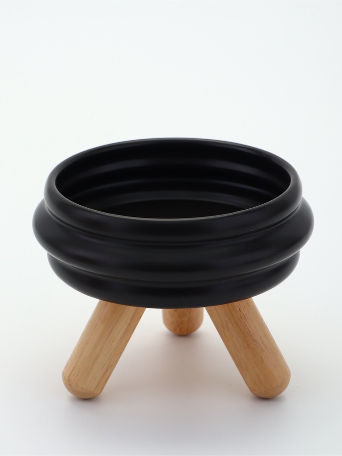Миска керамическая Шаг вперед 400 мл, 15 х 11,2 х 5 см, подставка 6,2 см, чёрная