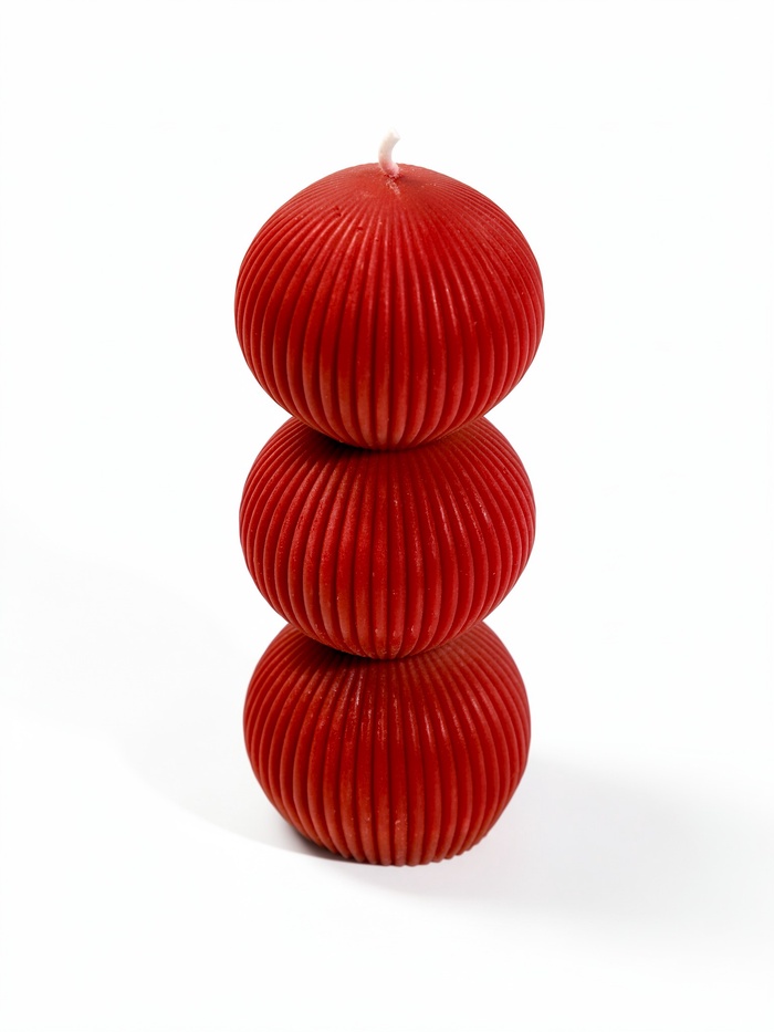 Свеча интерьерная «Шёлковые линии», 4×4×12.3 см, 150 г, 13 ч, красный