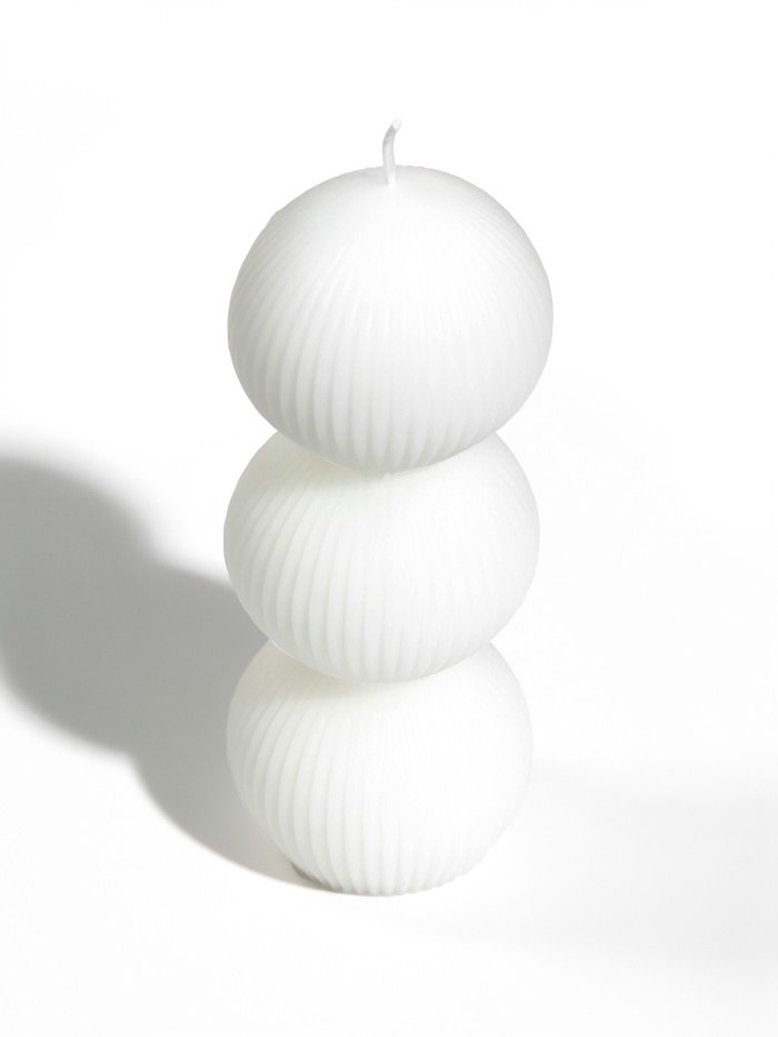 Свеча интерьерная «Шёлковые линии», 4×4×12.3 см, 150 г, 13 ч, белый