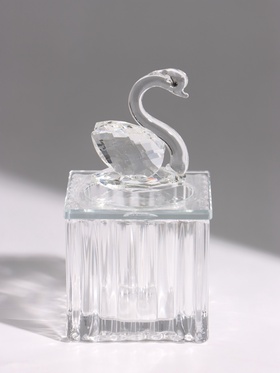 Шкатулка стеклянная «Лебедь», 5.4×5.4×10.2 см