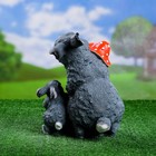 Садовая фигура "Зайцы с грибами" 21х19х27см - Фото 6