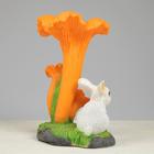 Садовая фигура "Гриб лисичка с зайчиком" 27х28х34см - Фото 6