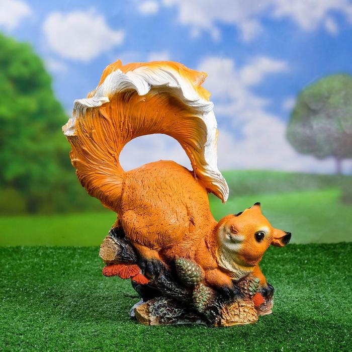 Садовая фигура "Белка с пушистым хвостом" 15х27х32см - Фото 1