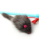 Дразнилка-удочка с серой мышью, палочка микс цветов - Фото 3