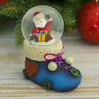 Сувенир шар водяной "Дед Мороз в башмаке" 8x7,8x4 см - Фото 1