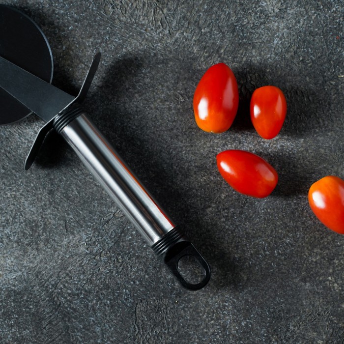 Нож для пиццы и теста Доляна «Помощник», 20 см, цвет чёрный - фото 1875813160