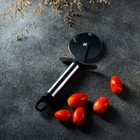 Нож для пиццы и теста Доляна «Помощник», 20 см, цвет чёрный - фото 4548051