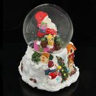 Сувенир полистоун водяной шар "Дед Мороз на подарке" музыкал., механический, 13х10,4х10 см - Фото 2