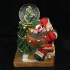 Сувенир полистоун водяной шар "Дед Мороз с подарками" 13,5х12,3х10 см - Фото 2