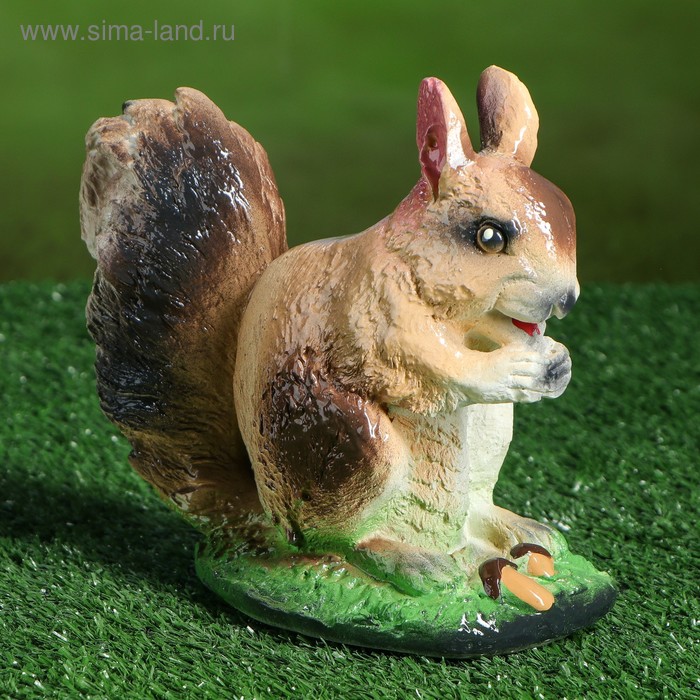 Садовая фигура "Белка на полянке", коричневая, 17 см - Фото 1