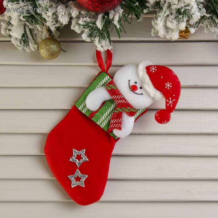 Мягкая подвеска "Носок - Снеговик со звёздами" 19*9 см красный - Фото 1