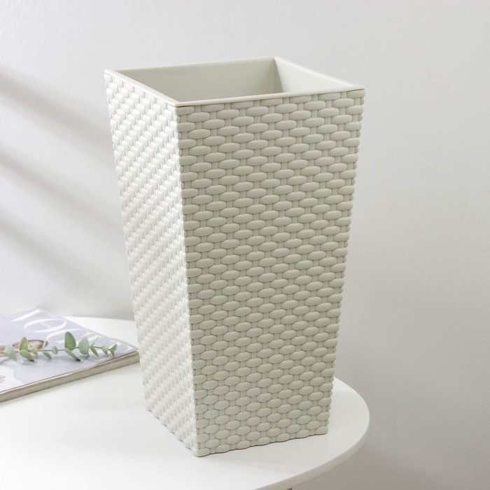 Кашпо для цветов со вставкой «Ротанг», 13 л, вставка 4.9 л, белое