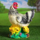 Садовая фигура "Курица с цыплятами" 30х17х40см - Фото 4