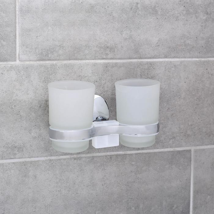 Держатель для зубных щёток настенный Accoona A11004, 2 стакана, стекло, хром