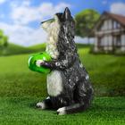 Садовая фигура "Енот с яблоком" 26х22х43см - Фото 2