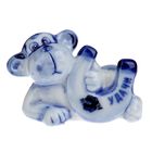 Сувенир керамика под гжель "Мартышка с подковой и пожеланием удачи" - Фото 1