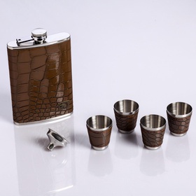 Подарочный набор «Орёл»: фляжка 270 мл, 4 стопки, воронка