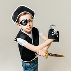 Карнавальный костюм «Пират», 6 предметов: шляпа, жилетка, наглазник, кортик, крюк, кодекс - фото 9845268