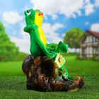 Садовая фигура "Лягушки на бревне" 28х29х43см - Фото 3