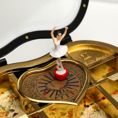 Музыкальная шкатулка «Изогнутое сердце», пластик, 19×17×7 см, МИКС